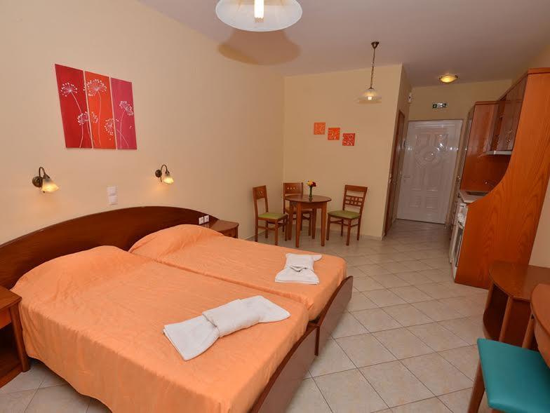 Kosmos Hotel Agios Stefanos Avliotes  Екстер'єр фото